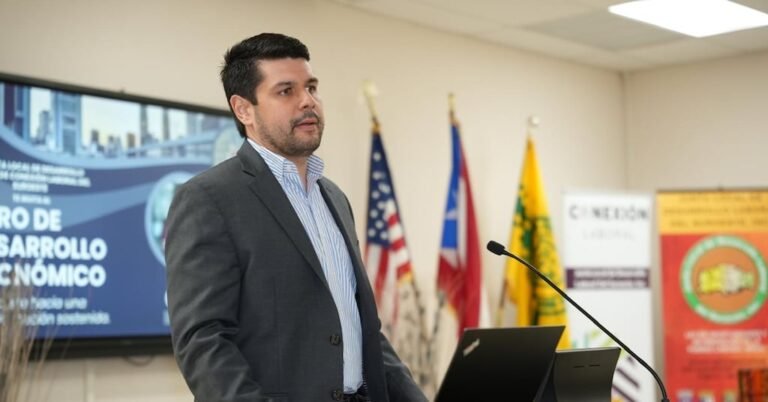 nuevo secretario del DDEC