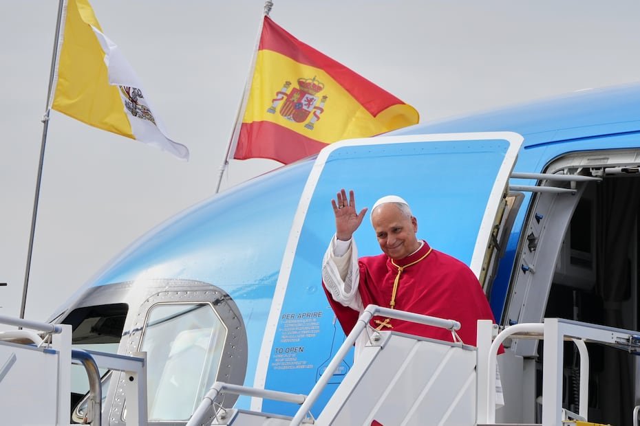 El papa León XIV inició su viaje de una semana a España el sábado en Madrid.