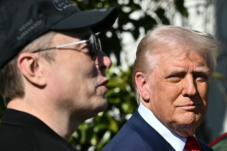 Los inversionistas de Tesla celebraron el martes cuando Trump salió en defensa de Elon Musk y lo elogió en una conferencia de prensa celebrada junto a cinco vehículos de la compañía, alineados en la entrada de la Casa Blanca.