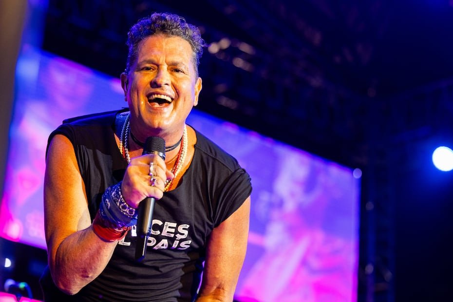 Carlos Vives impartió su energía en los presentes, durante la noche del 18 de enero de 2025.