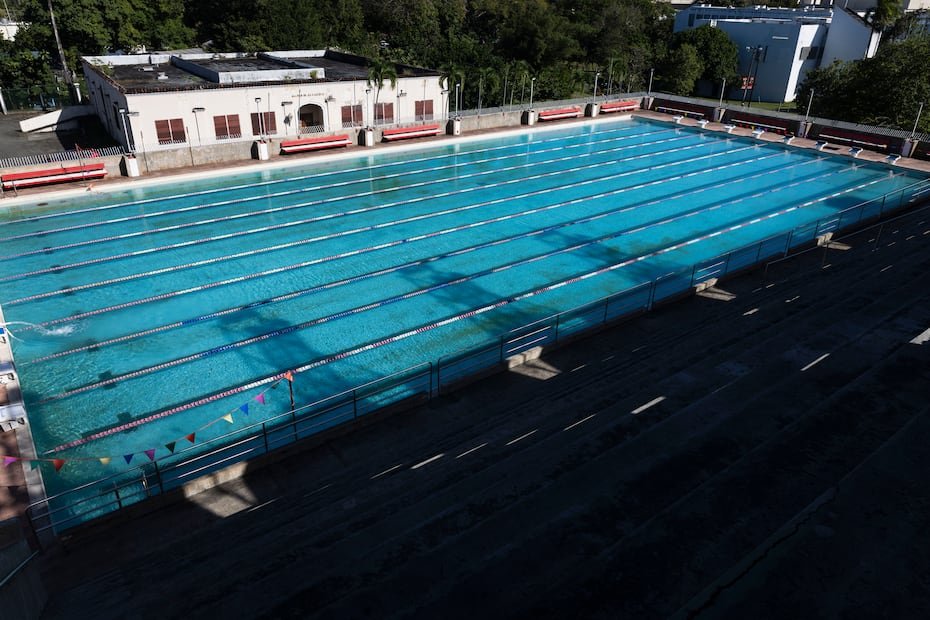 El agua se mantiene en circulación para evitar estancamiento, aunque no está apta para uso.