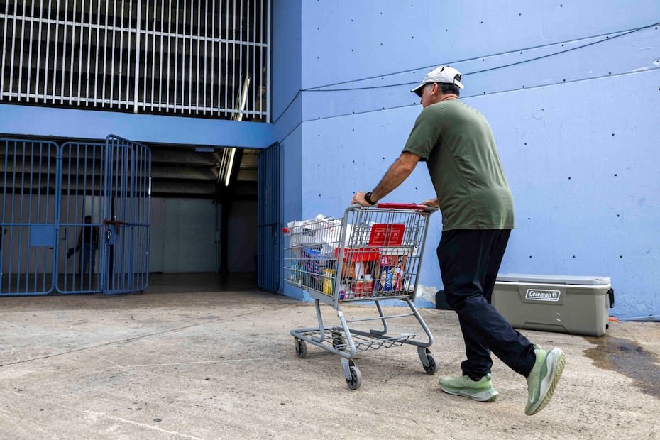 Los municipios, organizaciones comunitarias, iglesias, empresas y grupos ciudadanos que hayan establecido centros de acopio independientes podrán entregar las donaciones recopiladas en cualquiera de los puntos coordinados por el Departamento de Estado.