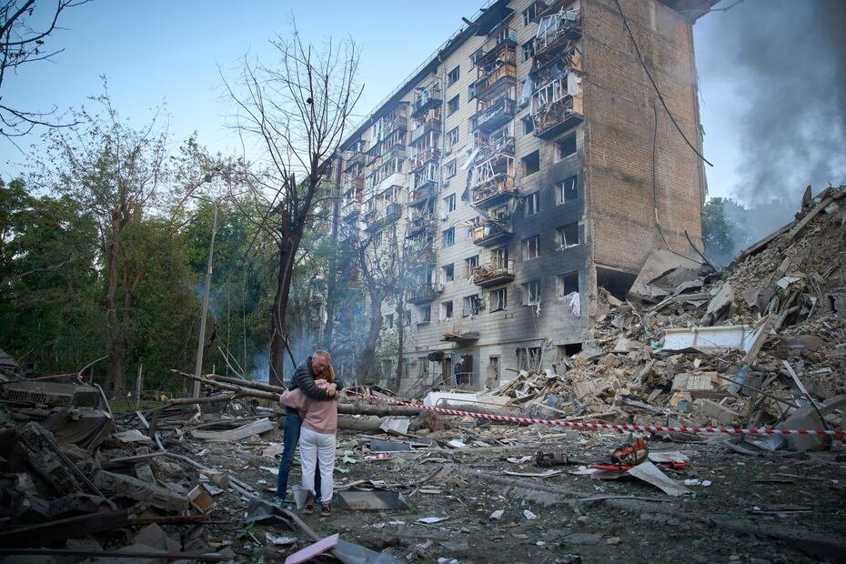 Se han reportado 15 muertes y 165 heridos
convirtiéndolo en el ataque más letal contra la capital este año.  (AP Photo/Efrem Lukatsky)