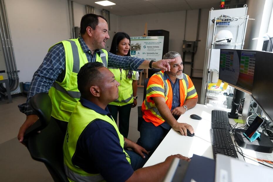 La planta CHP cuenta con un centro de control de última generación, que brinda visibilidad en tiempo real de todo lo necesario para mantener energizadas las instalaciones de forma segura. (Nahira Montcourt / GFR Media)