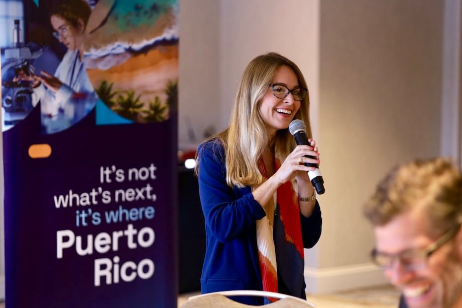 De acuerdo con Ella Woger Nieves, principal oficial ejecutiva (CEO, por sus siglas en inglés) de Invest Puerto Rico (InvestPR), el mensaje principal que se está promoviendo es que en Puerto Rico, las empresas pueden tener toda su cadena de valor.