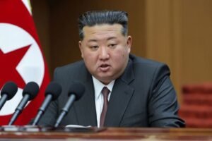Kim Jong Un refuerza el arsenal nuclear norcoreano a un ritmo acelerado.