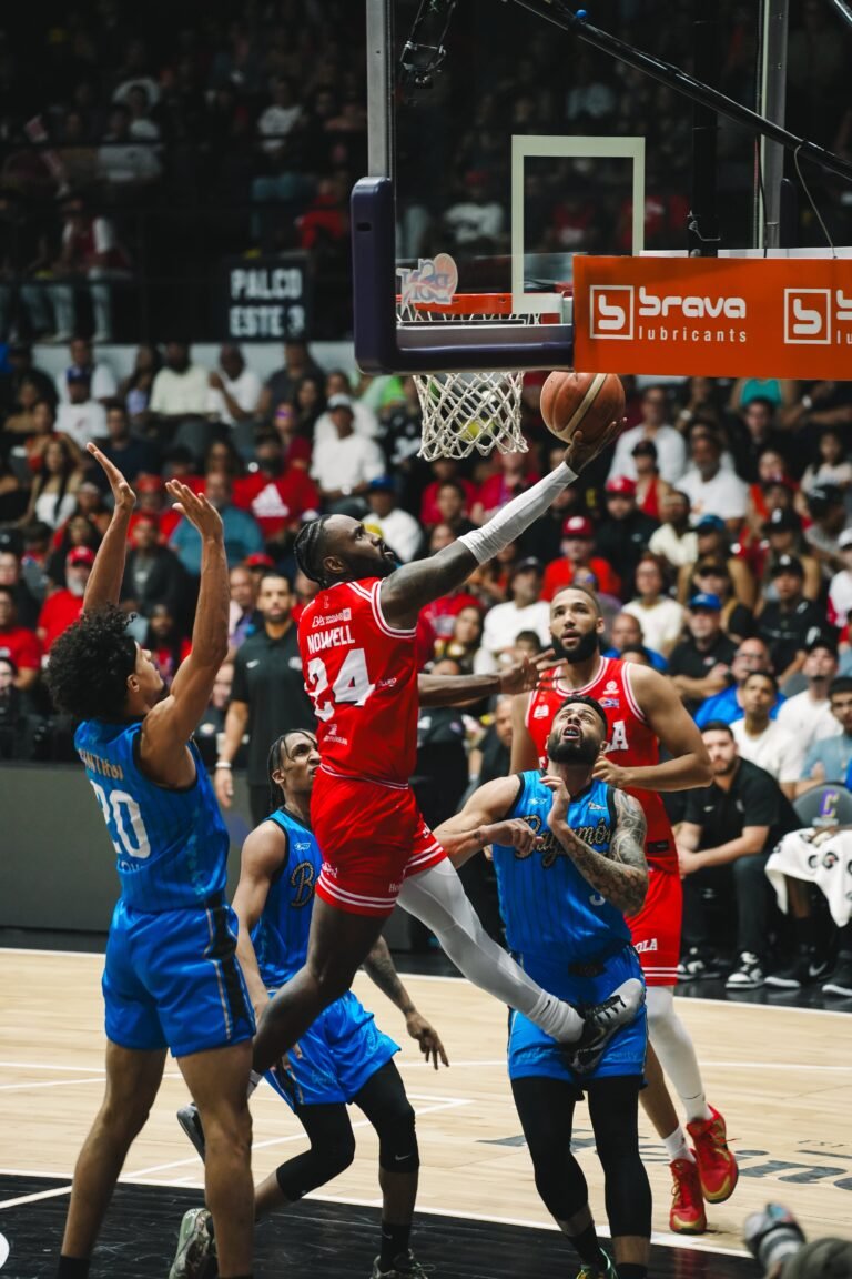 Jaylen Nowell anotó en los últimos segundos para dar la victoria a los Gigantes sobre Bayamón.