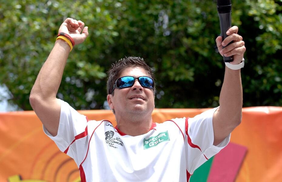 2009 | En la primera edición, Raymond caminó de Ponce a San Juan.