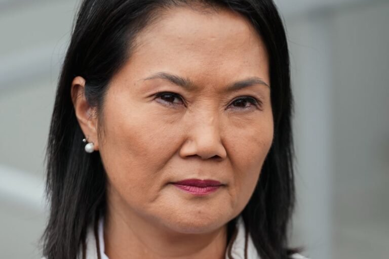 Fujimori gana presidencia Perú