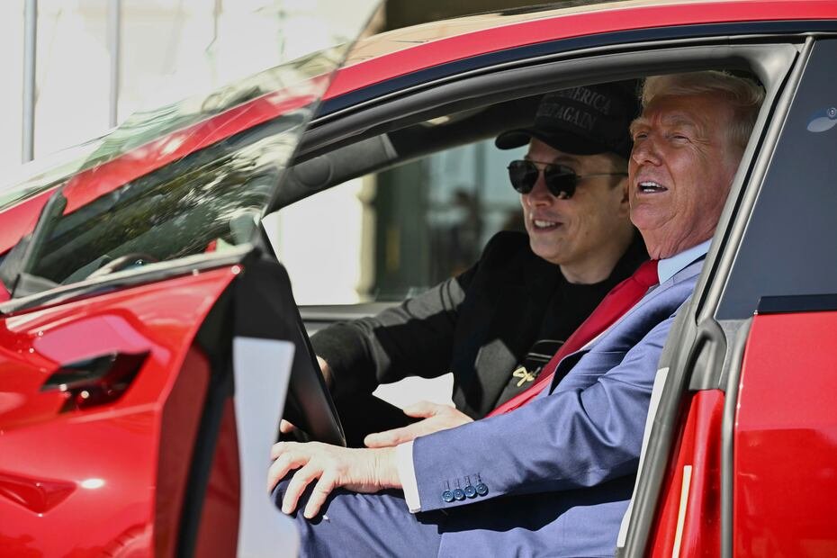 El mandatario estadounidense afirmó en la publicación que los “locos de la izquierda radical” estaban intentando "boicotear ilegalmente y de forma colusoria a Tesla, uno de los grandes fabricantes de automóviles del mundo, y el ‘bebé’ de Elon, para atacar y hacer daño a Elon, y a todo lo que representa”.