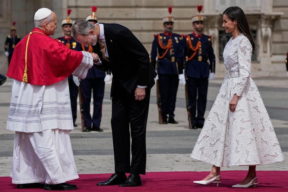 Durante su viaje, el papa declaró a la prensa que le animaban especialmente los informes sobre un despertar espiritual entre los jóvenes de este país, antaño fervientemente católico pero ahora secularizado.