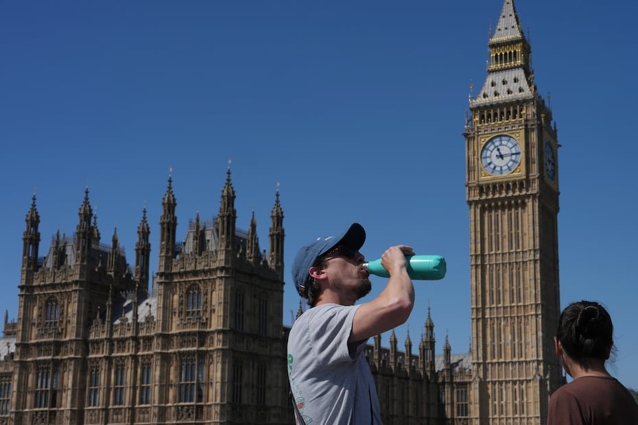 Se registró una temperatura de 95.2 grados Fahrenheit en los Jardines Botánicos de Kew, en Londres, según informó el Servicio Meteorológico Británico.