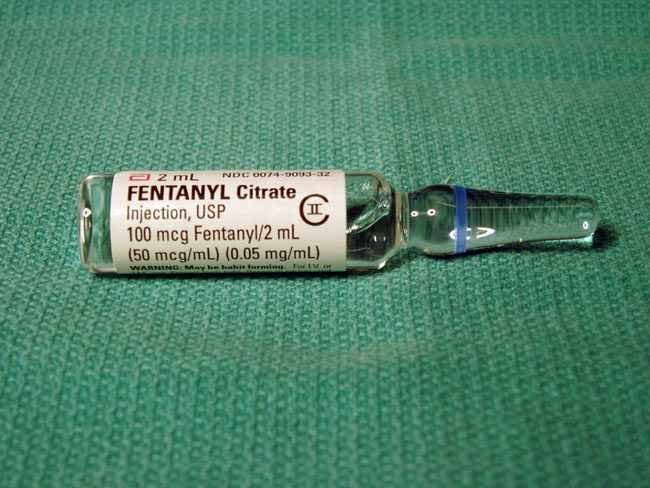 El arresto de una enfermera acusada de robar ampolletas del potente opioide reaviva preguntas sobre sus usos médicos, efectos y riesgos de sobredosis