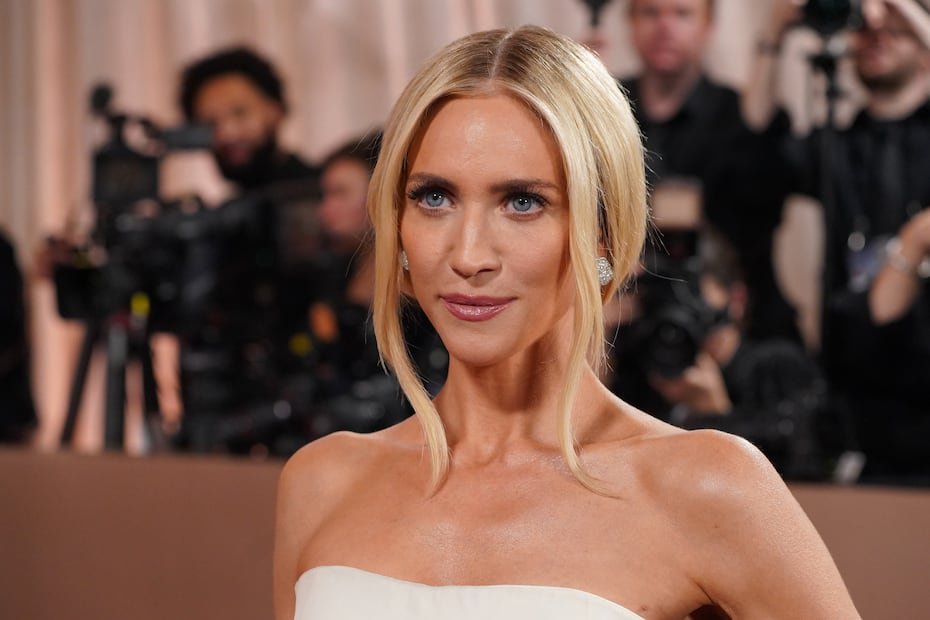 La actriz Brittany Snow llega a la 83.ª edición de los Globos de Oro el domingo 11 de enero de 2026, en el Beverly Hilton de Beverly Hills, California.