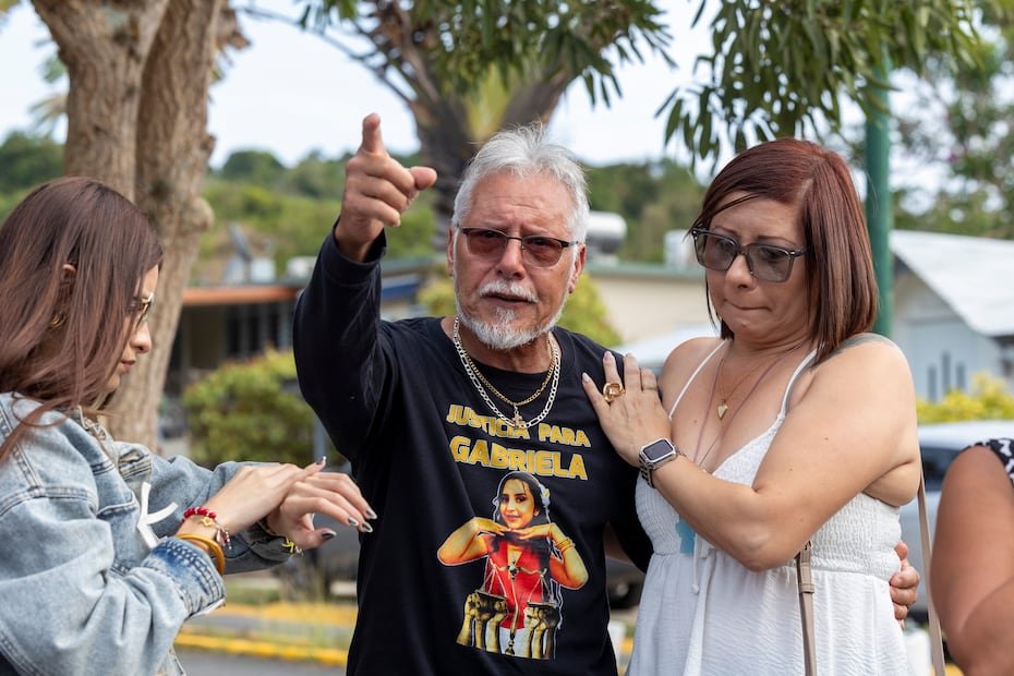 El hombre ha sido portavoz de la familia desde que ocurrió el crimen.