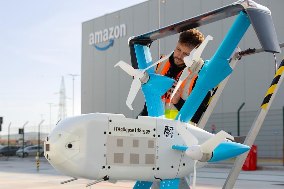El trabajo de los repartidores podría desaparecer o reducirse drásticamente en las próximas dos décadas debido a la rápida transición tecnológica hacia la automatización y la entrega con dispositivos como drones.