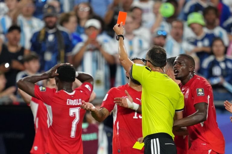 expulsión Breel Embolo