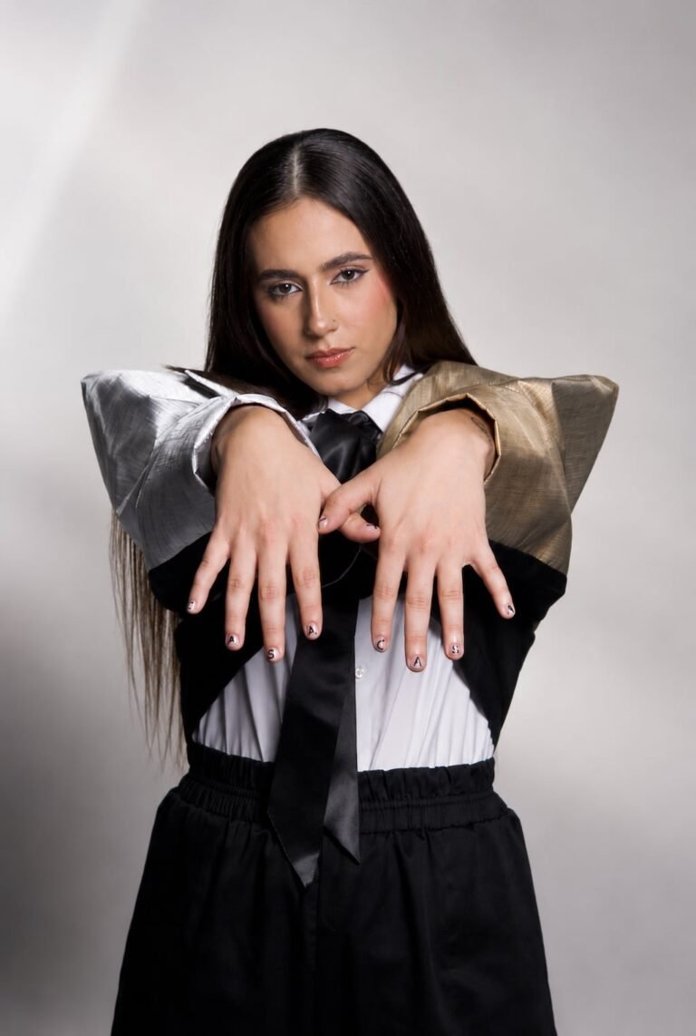 álbum debut Elia