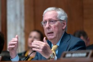 Mitch McConnell rehabilitación