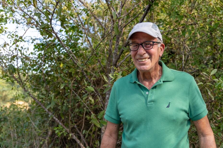 El ecólogo Héctor Quintero Vilella guio a El Nuevo Día por áreas del Bosque costero de Boquerón, en el área donde se propone Esencia.
GFR Media / El Nuevo Dia © Jorge A Ramirez Portela