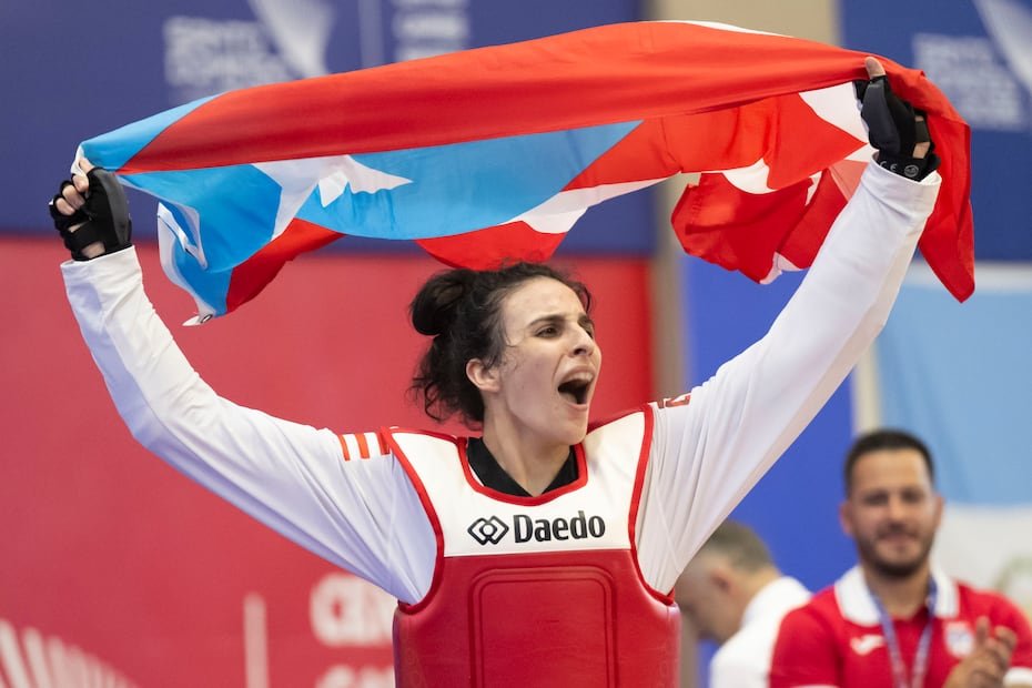 Naishka Román festeja el bronce con la monoestrellada.