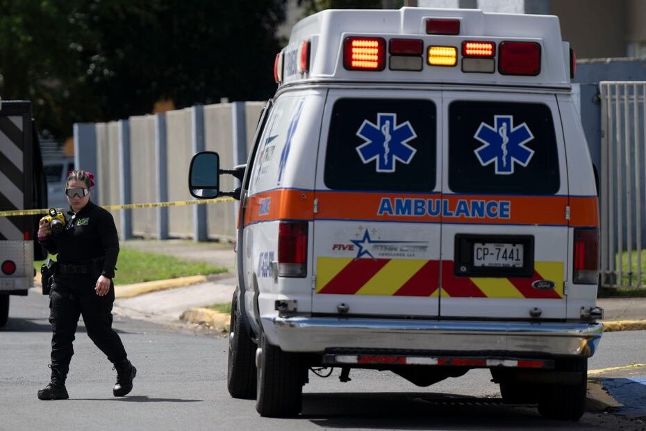 Mientras, el cuerpo de Karianis Vega Rodríguez, de 25 años, fue encontrado cerca de una piscina en el condominio Paraíso Escondido en Cabo Rojo. El hallazgo, registrado el 26 de mayo, se reportó a las 7:50 a.m. Vega Rodríguez estaba con vida al momento de ser encontrada, pero falleció mientras recibía asistencia en el Centro Médico de Mayagüez.