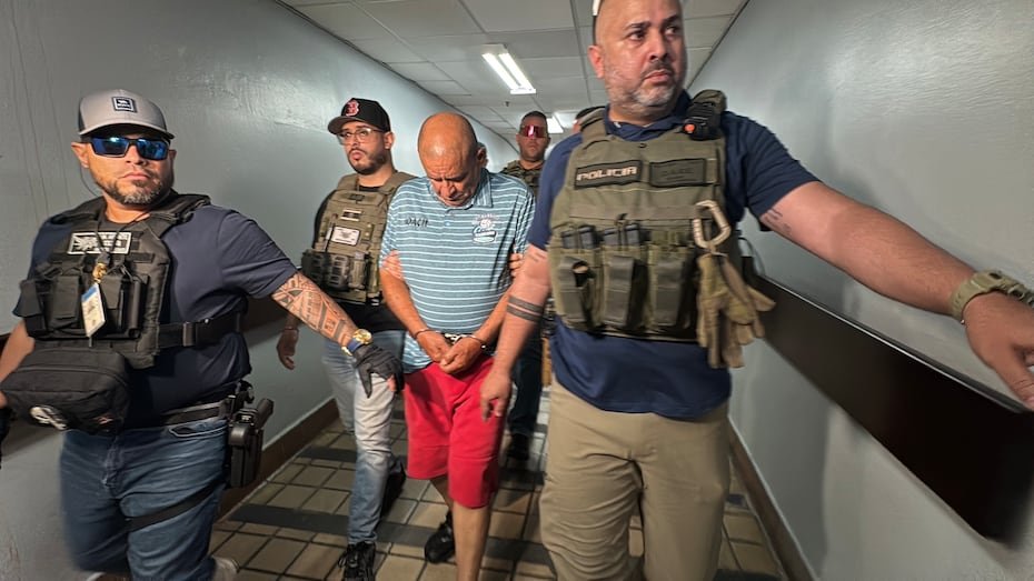 El inspector Carlos Alicea Contreras, coordinador de los Cuerpos de Investigaciones Criminales (CIC) de la Policía, mientras esperaban por los resultados forenses, “la investigación se mantuvo en curso con unas características y hallazgos inclinados a que este señor tuvo que ver con la muerte de ella”.