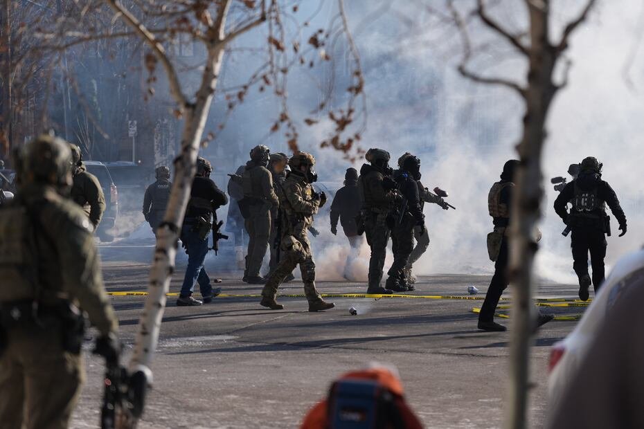 El tiroteo ocurrió en medio de protestas diarias y generalizadas en las Ciudades Gemelas desde el tiroteo del 7 de enero en el que Renee Good, de 37 años, murió cuando un agente de la Patrulla Fronteriza Federal (CBP, en inglés) disparó contra su vehículo.