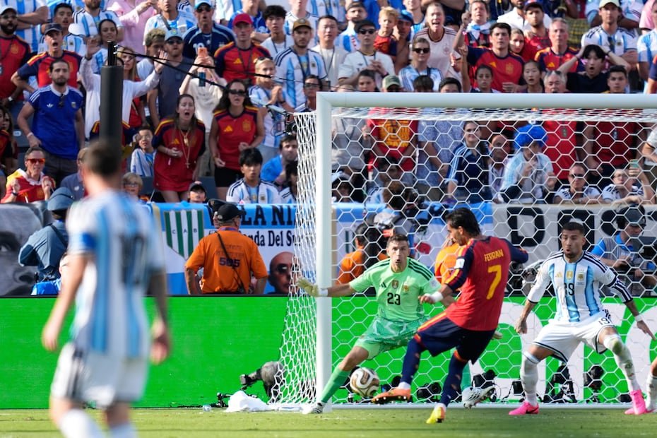 Torres adelantó a España en el comienzo de la segunda parte de la prórroga.