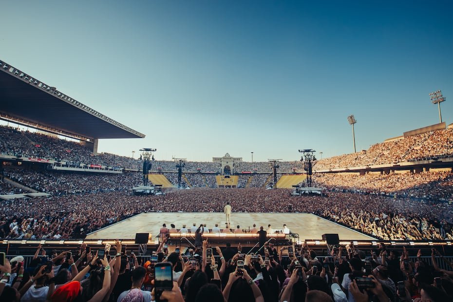 Los dos conciertos tuvieron entradas agotadas, reuniendo a un total de 120,000 asistentes.