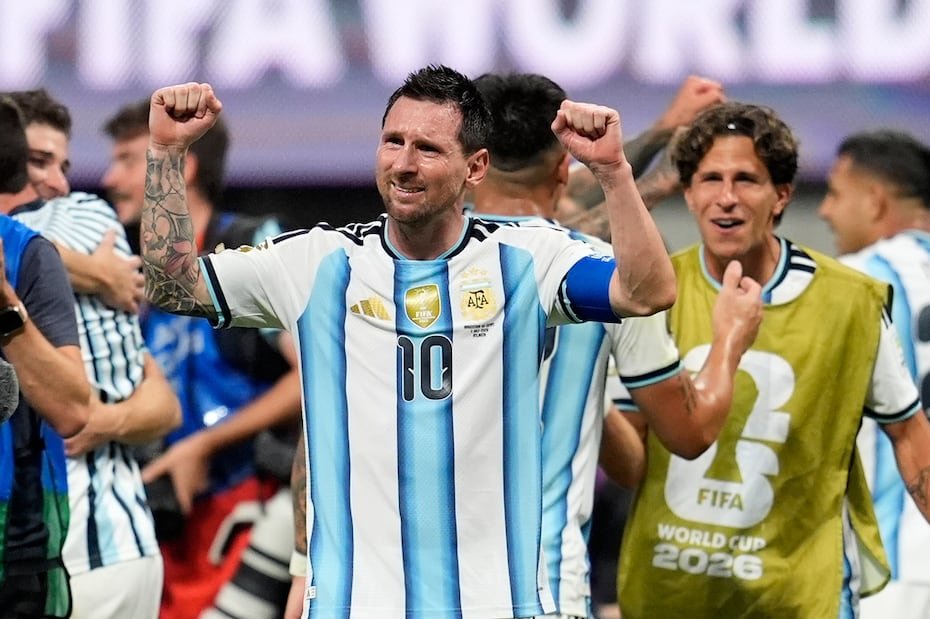 Lionel Messi estalla en llanto en plena celebración.