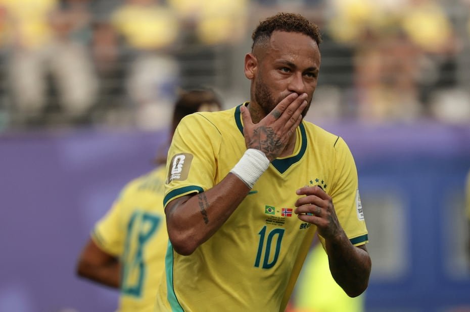Neymar, por su parte, anotó un gol de penal para despedirse de los Mundiales.