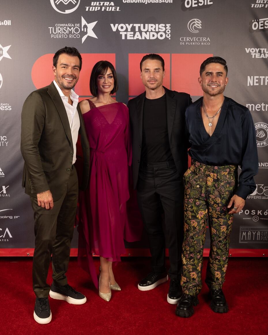 Luciano D’Alessandro, Dayanara Torres, Rodolfo Salas y Marcos Carlos Cintrón, a su paso en la alfombra roja del estreno de "Padres".