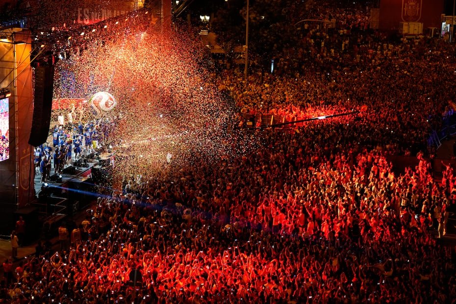 Unas dos millones de personas se unieron al festejo de la segunda estrella mundialista de España.