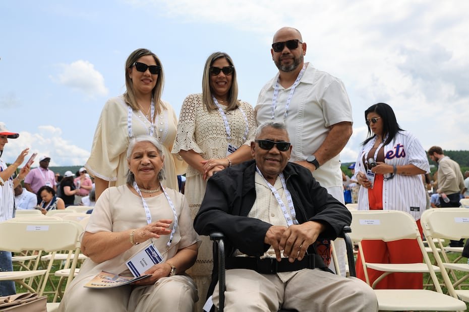 Los padres y los hermanos del exjardinero viajaron desde Manatí.