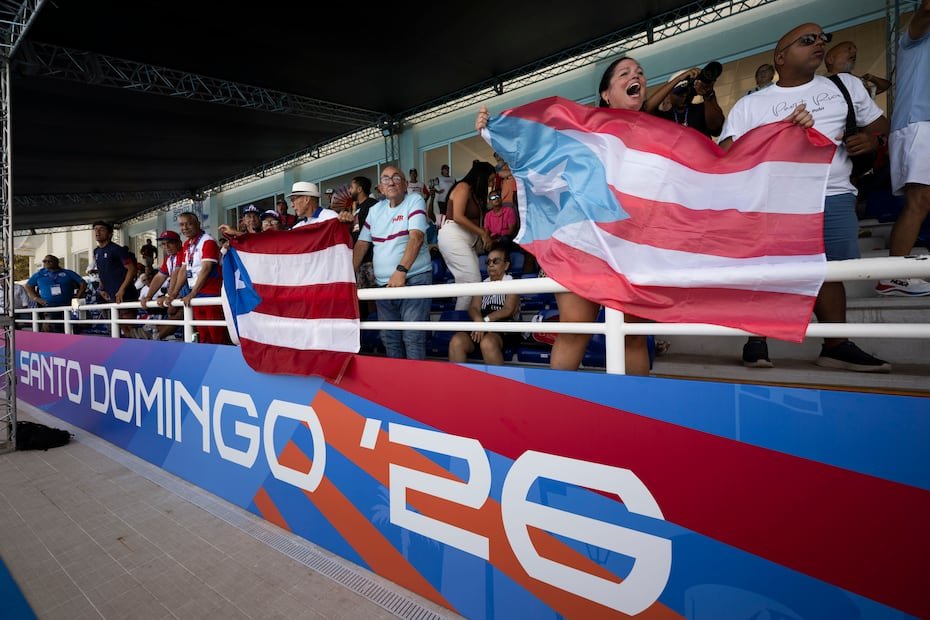 Fanáticos puertorriqueños alentaron al equipo durante el partido.