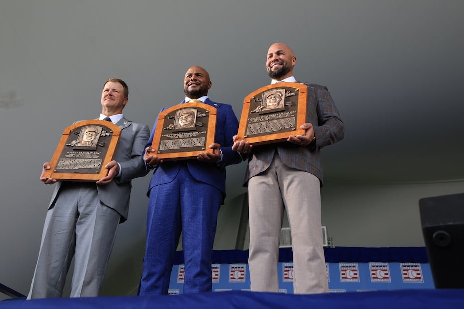 Los tres miembros de la Clase 2026: Jeff Kent, Andruw Jones y Carlos Beltrán.