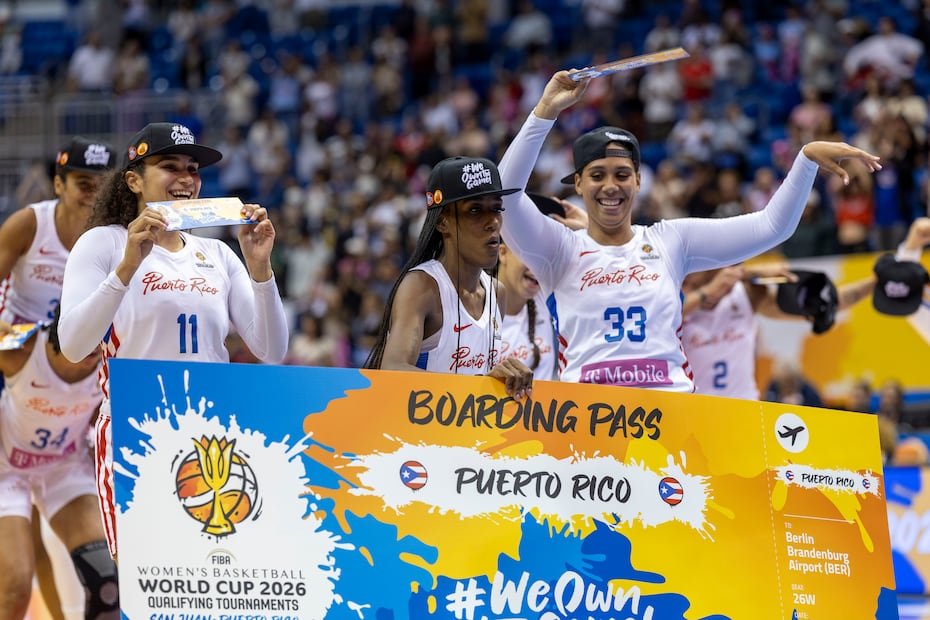 Jugadoras de Puerto Rico celebran con el pase simbólico al Mundial.