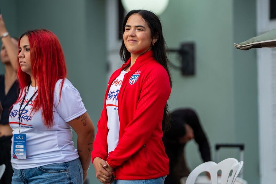 Adriana Díaz sonríe durante la ceremonia en Casa Olímpica.