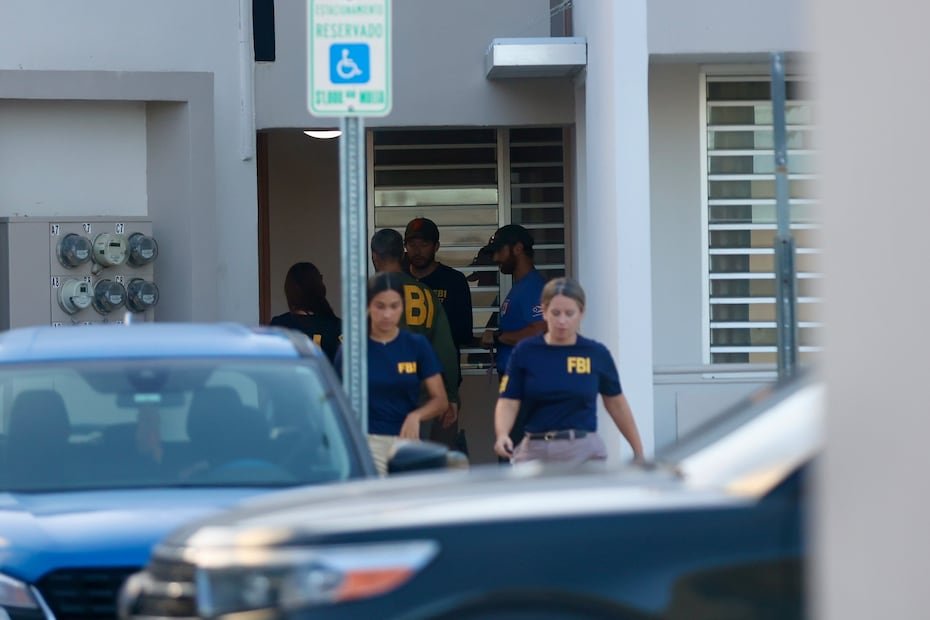 Agentes del FBI encabezaron el operativo, con el apoyo de agentes de la Policía estatal.