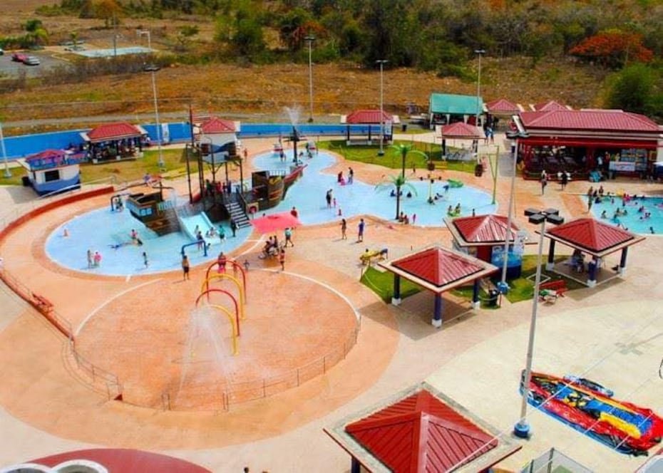 El Parque Acuático Rafael Pérez Santaliz tiene el gran cubo de agua, un área de chorros y un barco pirata interactivo.