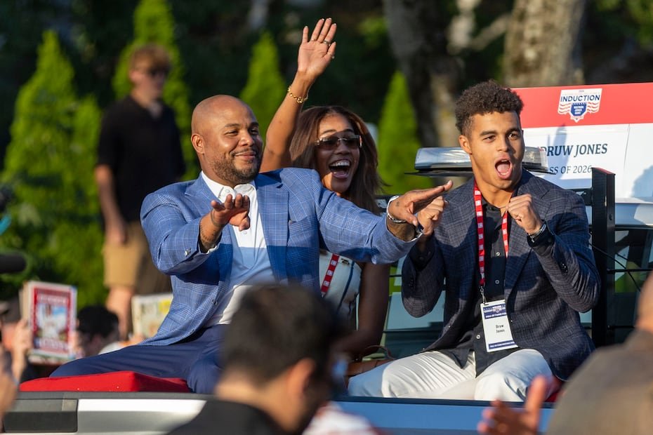 El exjardinero Andruw Jones, junto a su familia, es parte de la Clase 2026.