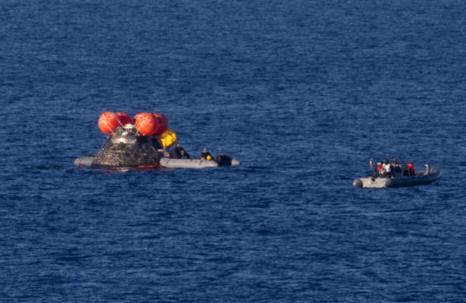 Efectivos de las Fuerzas Armadas de Estados Unidos tuvieron a su cargo el operativo para recoger a los astronautas y recuperar la cápsula, una vez terminado el descenso.