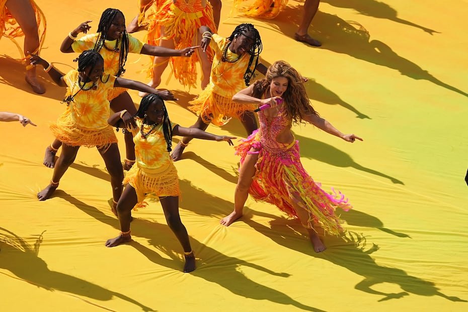 La presentación contó con la participación de Triplets Ghetto Kids, un grupo de jóvenes bailarines de Uganda.