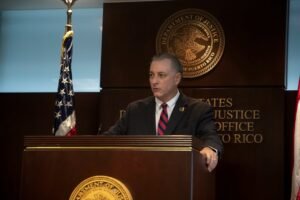 renuncia Fiscal Federal Puerto Rico