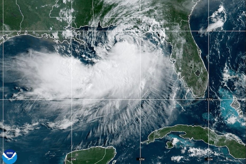 La tormenta tropical Bertha llegó al sur de Luisiana el 22 de julio de 2026 con fuertes vientos lejos de su centro, lo que provocó el cierre de playas desde el noroeste de Florida hasta Mississippi.