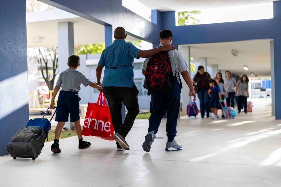 Ramos Parés indicó que las escuelas públicas contarán con unos 4,000 a 6,000 estudiantes menos que el pasado año escolar, que terminó con una matrícula de 238,000 estudiantes.