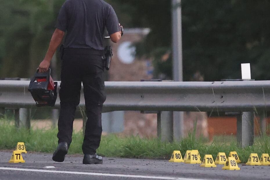 Mientras, un hombre identificado como Anderson José Jiménez Maldonado, fue baleado el 23 de mayo frente a una iglesia ubicada en la carretera PR-861, en el barrio Pájaros de Bayamón. El informe policíaco indicó que Jiménez Maldonado maneja aun vehículo cuando, desde otro automóvil, le realizaron varios disparos que le provocaron la muerte.