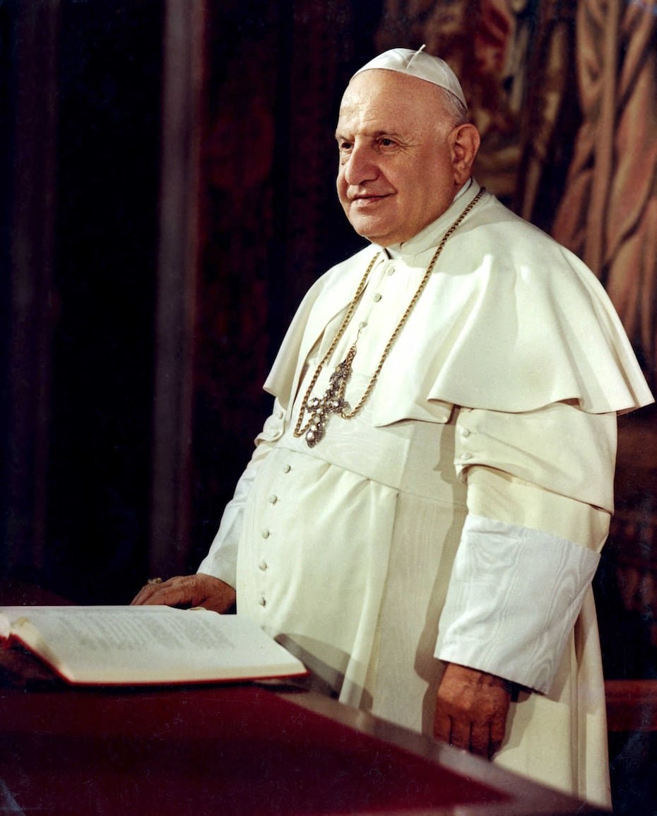 Luego, le siguió Angelo Giuseppe Roncalli, quien fue el pontífice número 261 de la Iglesia católica. Decidió llamarse Juan XXIII. (Bridgeman Images via AFP)