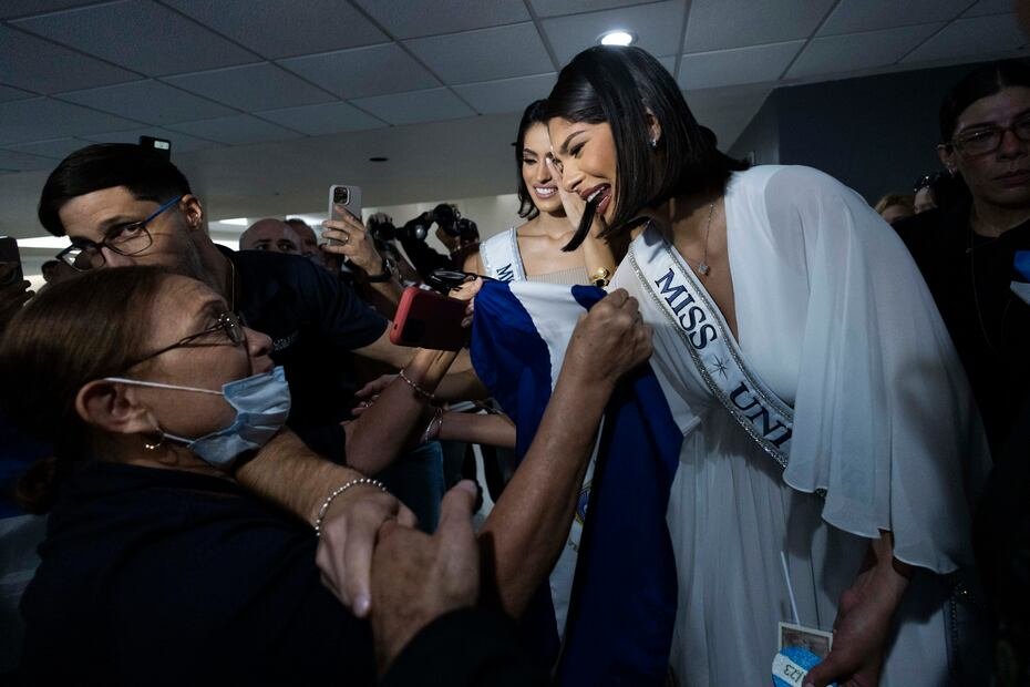 La nicaragüense fue recibida por fanáticos de certámenes, residentes oriundos del país centroamericano y la actual Miss Universe Puerto Rico, Karla Inelisse Guilfú Acevedo.